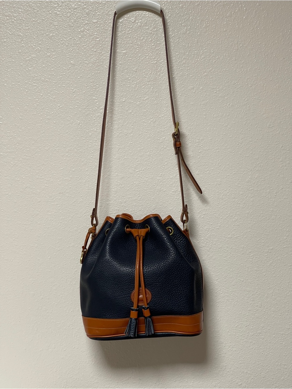 Dooney & Bourke Navy and Brown Pebbled Leather Drawstring Bucket Bag 90’s USA